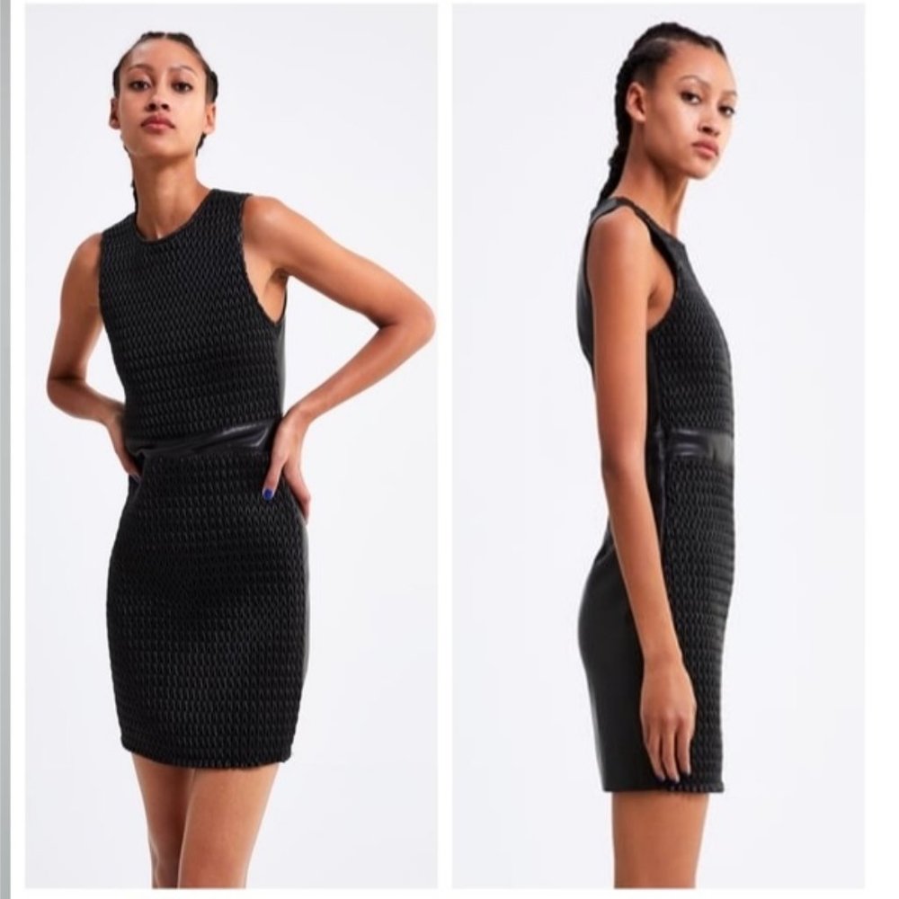 Sleeveless Textured Black Bodycon Dress